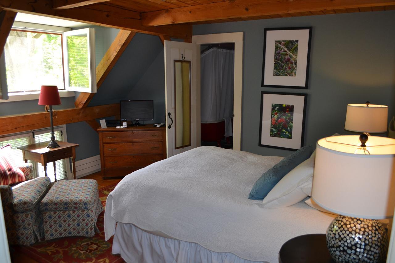 The Inn At Weathersfield Perkinsville Room photo